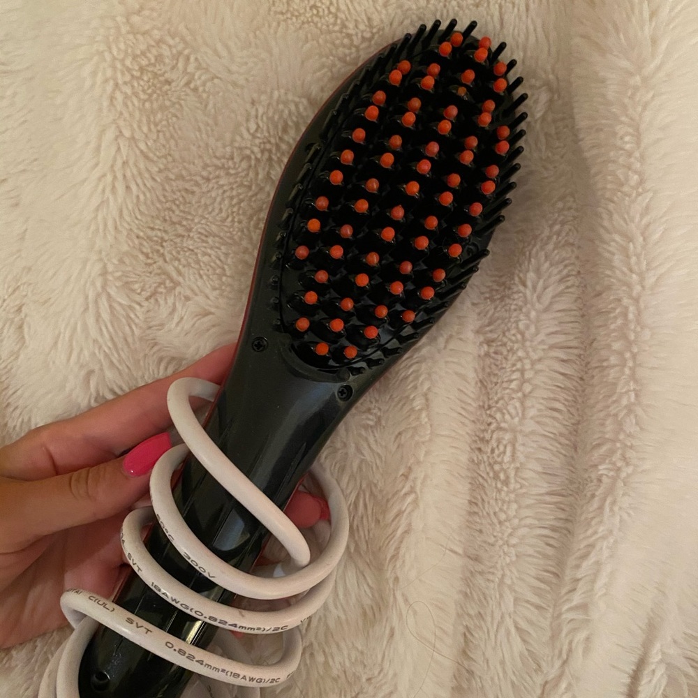 Brush hair straightener